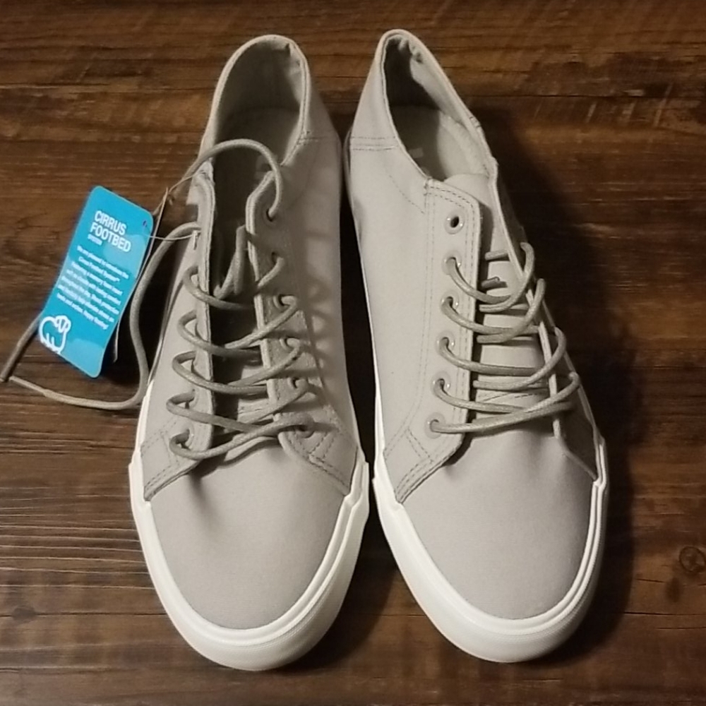 Shoe